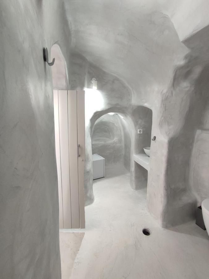 Thira Economy Rooms ฟิรา ภายนอก รูปภาพ