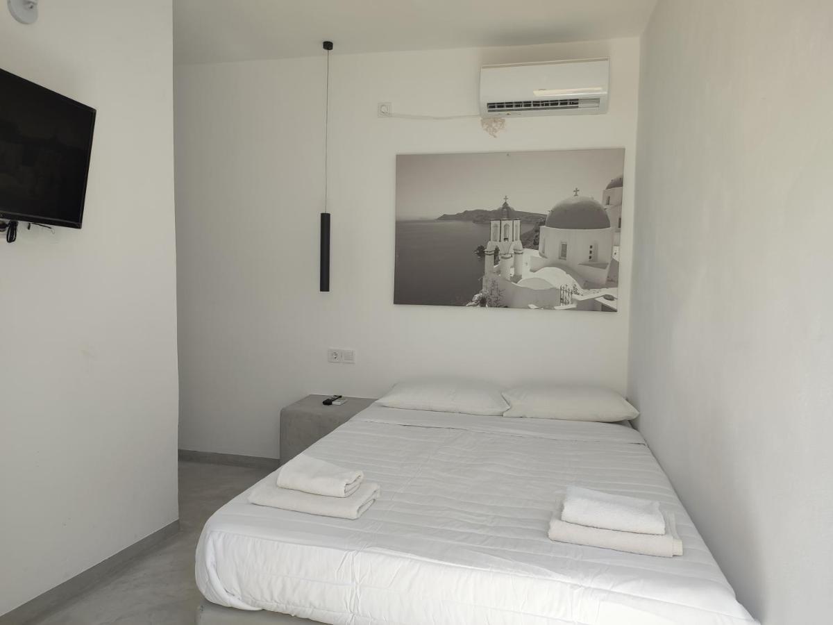 Thira Economy Rooms ฟิรา ภายนอก รูปภาพ