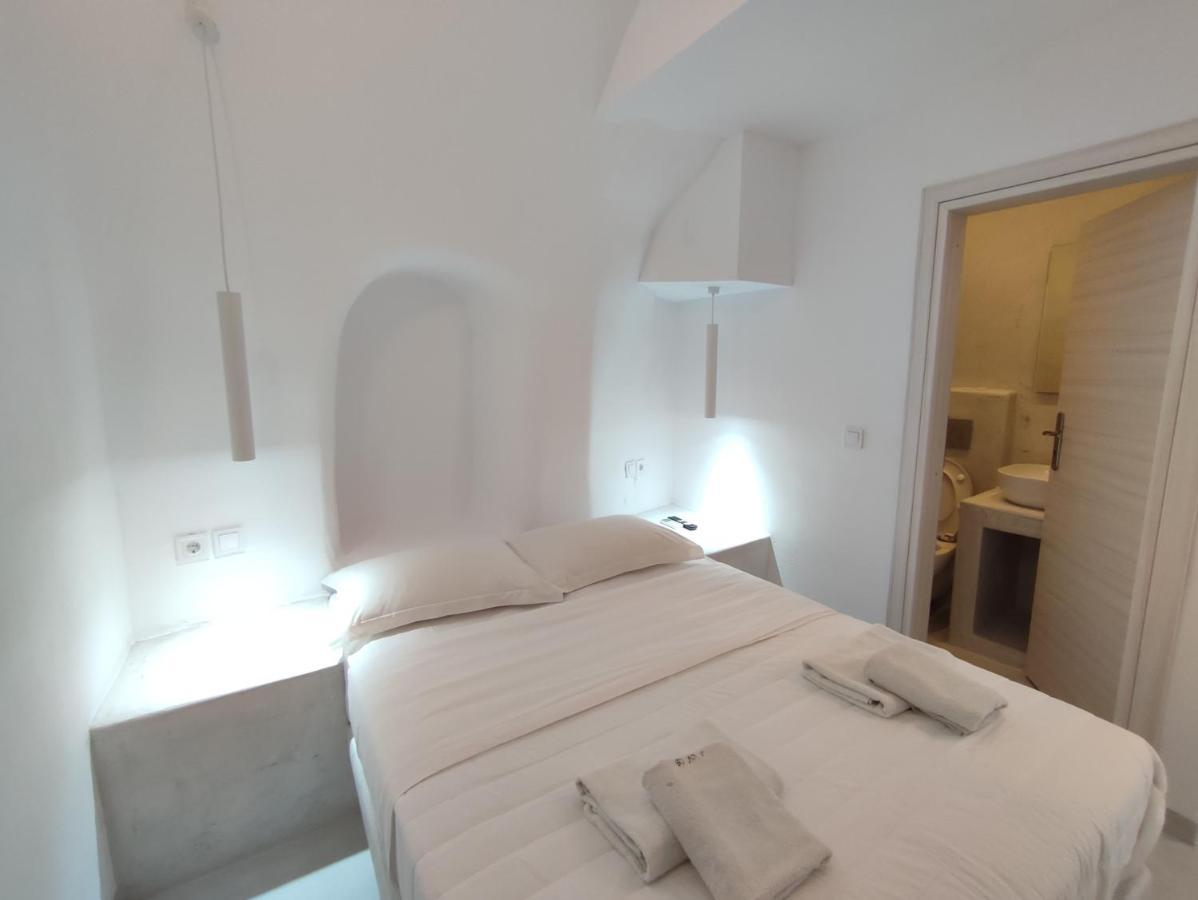 Thira Economy Rooms ฟิรา ภายนอก รูปภาพ
